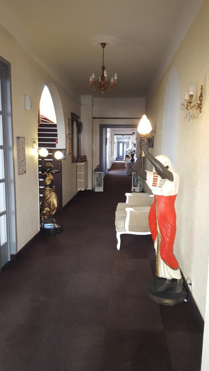Hotel De La Cloche Sp Reims Exteriör bild