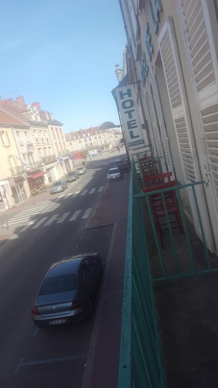 Hotel De La Cloche Sp Reims Exteriör bild
